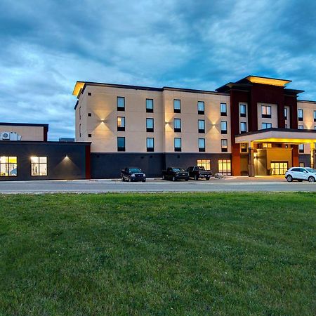 The Landing Hotel & Conference Centre St. Paul Экстерьер фото