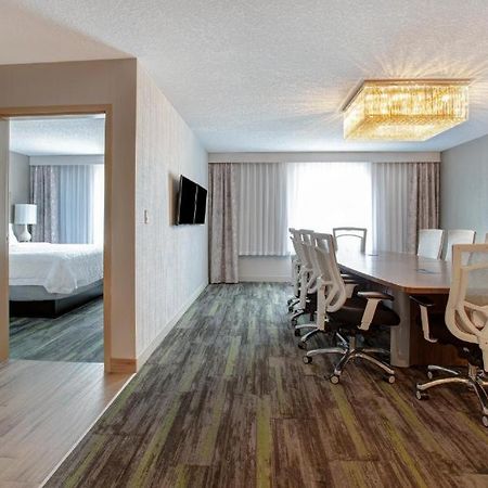 The Landing Hotel & Conference Centre St. Paul Экстерьер фото