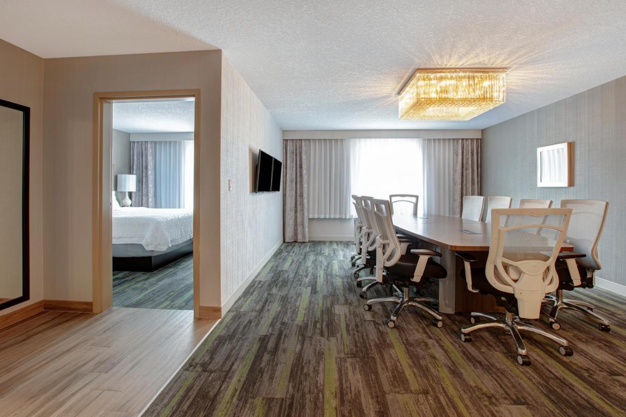 The Landing Hotel & Conference Centre St. Paul Экстерьер фото