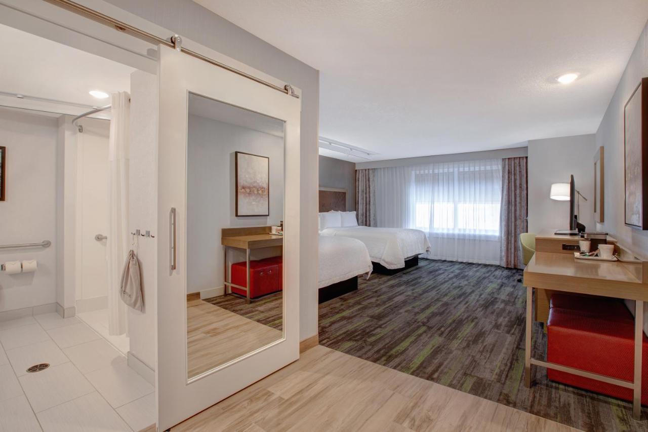The Landing Hotel & Conference Centre St. Paul Экстерьер фото