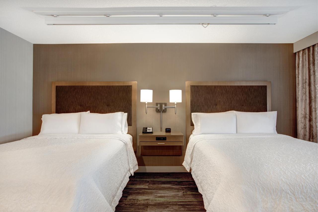 The Landing Hotel & Conference Centre St. Paul Экстерьер фото
