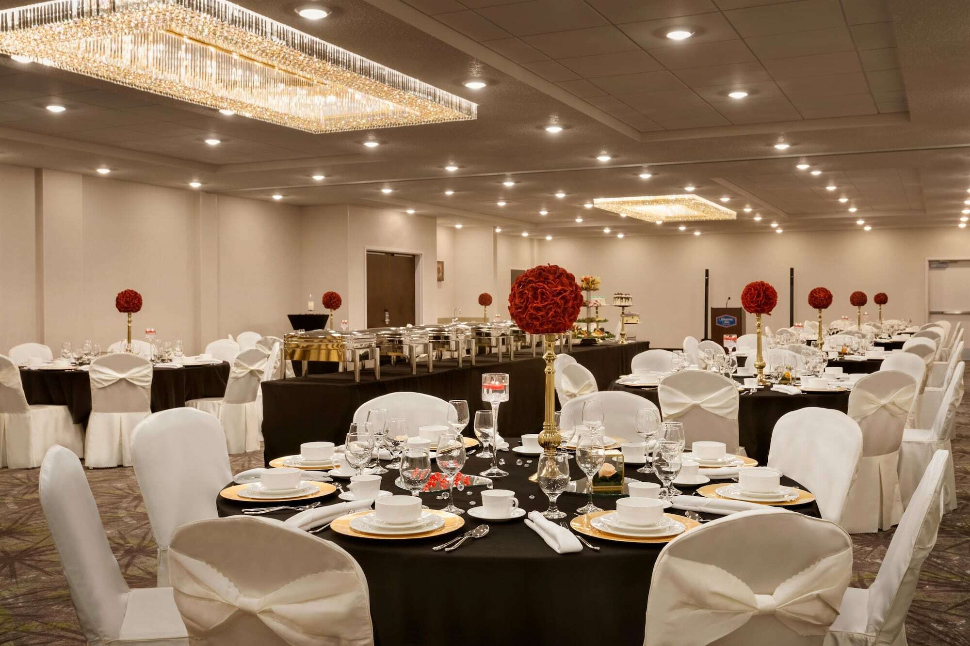 The Landing Hotel & Conference Centre St. Paul Экстерьер фото