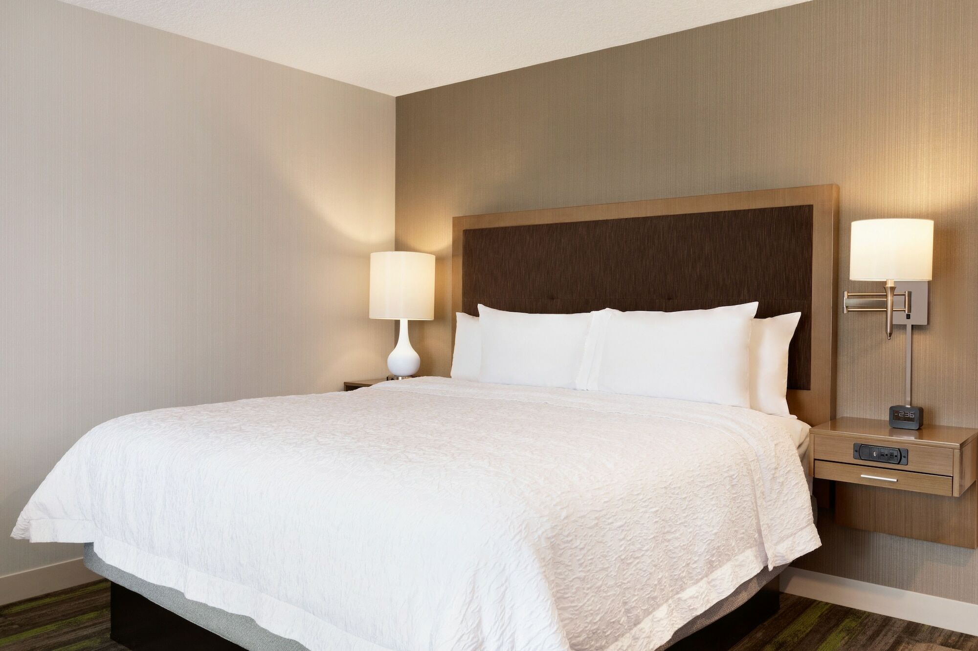 The Landing Hotel & Conference Centre St. Paul Экстерьер фото