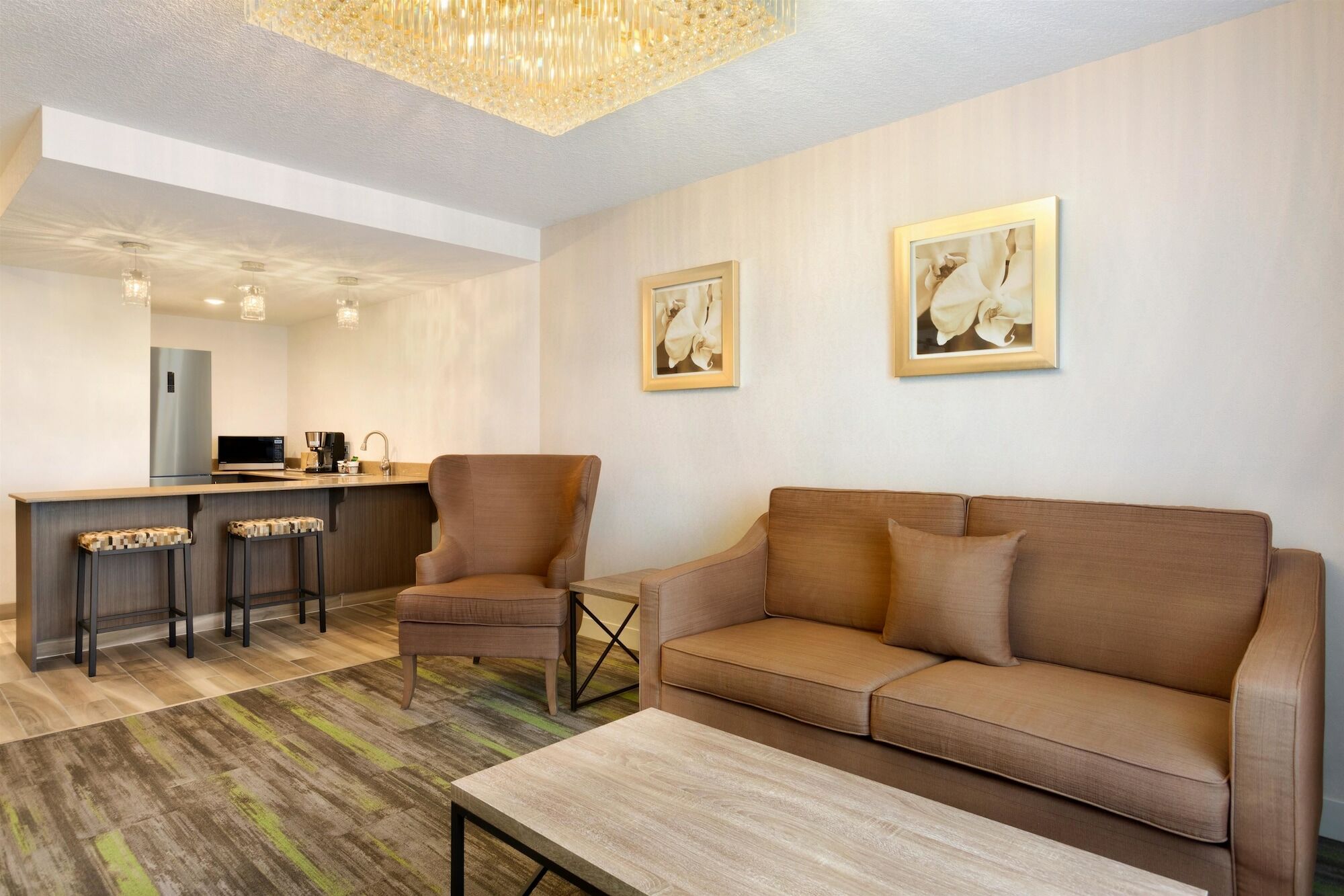 The Landing Hotel & Conference Centre St. Paul Экстерьер фото