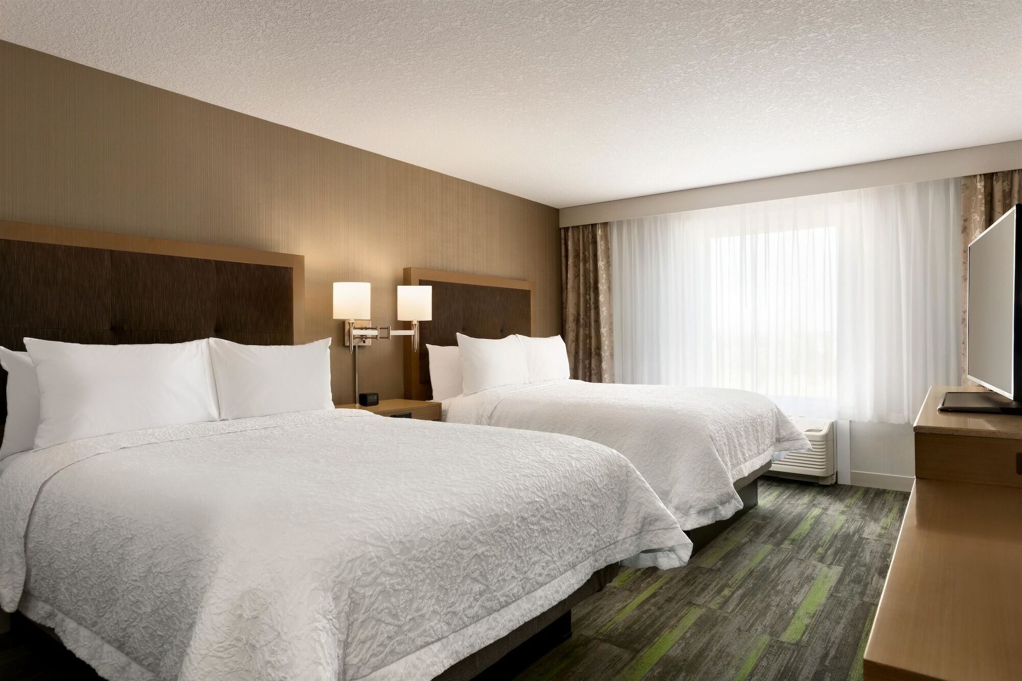 The Landing Hotel & Conference Centre St. Paul Экстерьер фото