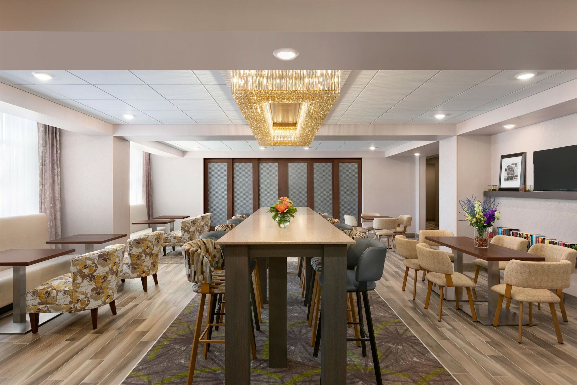 The Landing Hotel & Conference Centre St. Paul Экстерьер фото